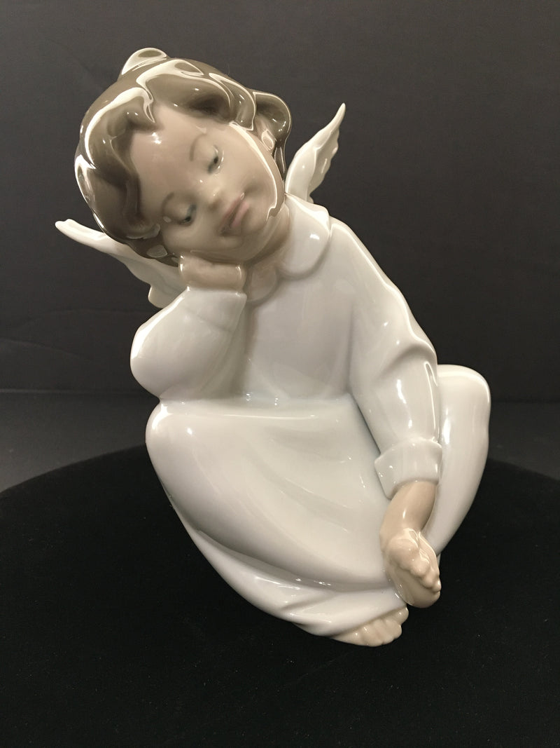 Lladro 4961 Sitting Dreaming Angel Retired 6.5 Figurine