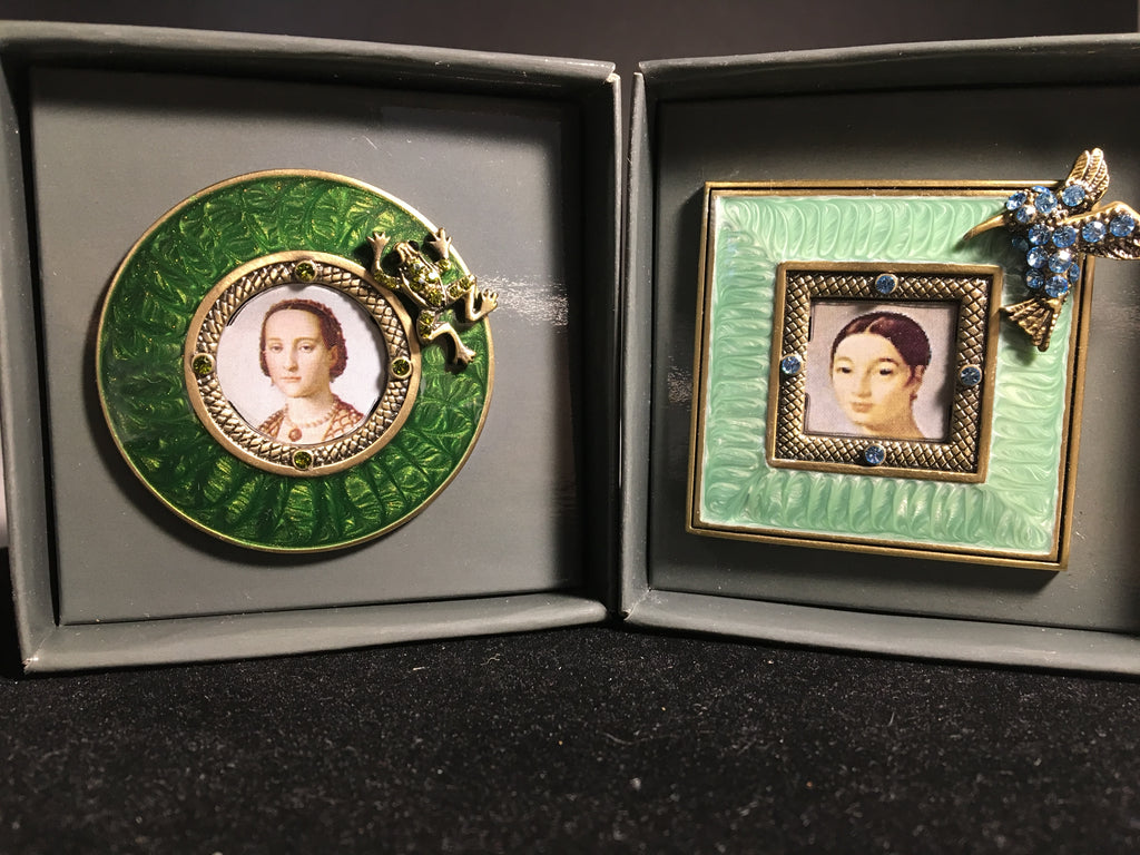 Awesome Set of Picture Frames by Two's Company
