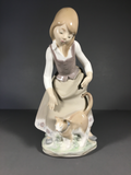 Wonderful Lladro Figurine # 1187 "Girl with Cat" by Juan Huerta
